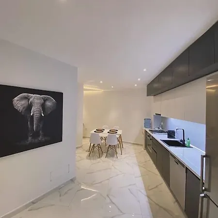 Suncity Luxury Apartment Tirana
